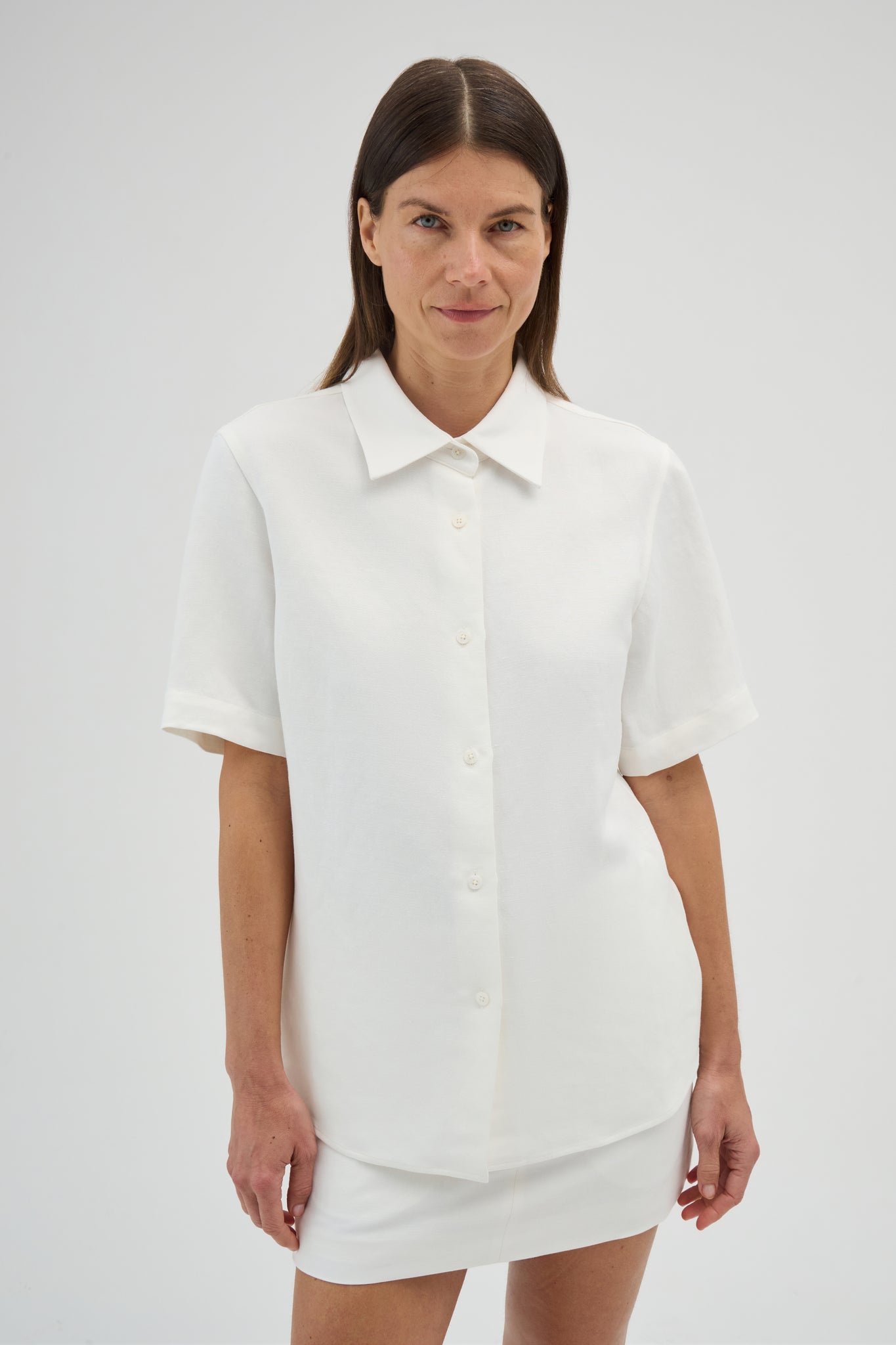 SHORT SLEEVE LINEN BUTTON UP