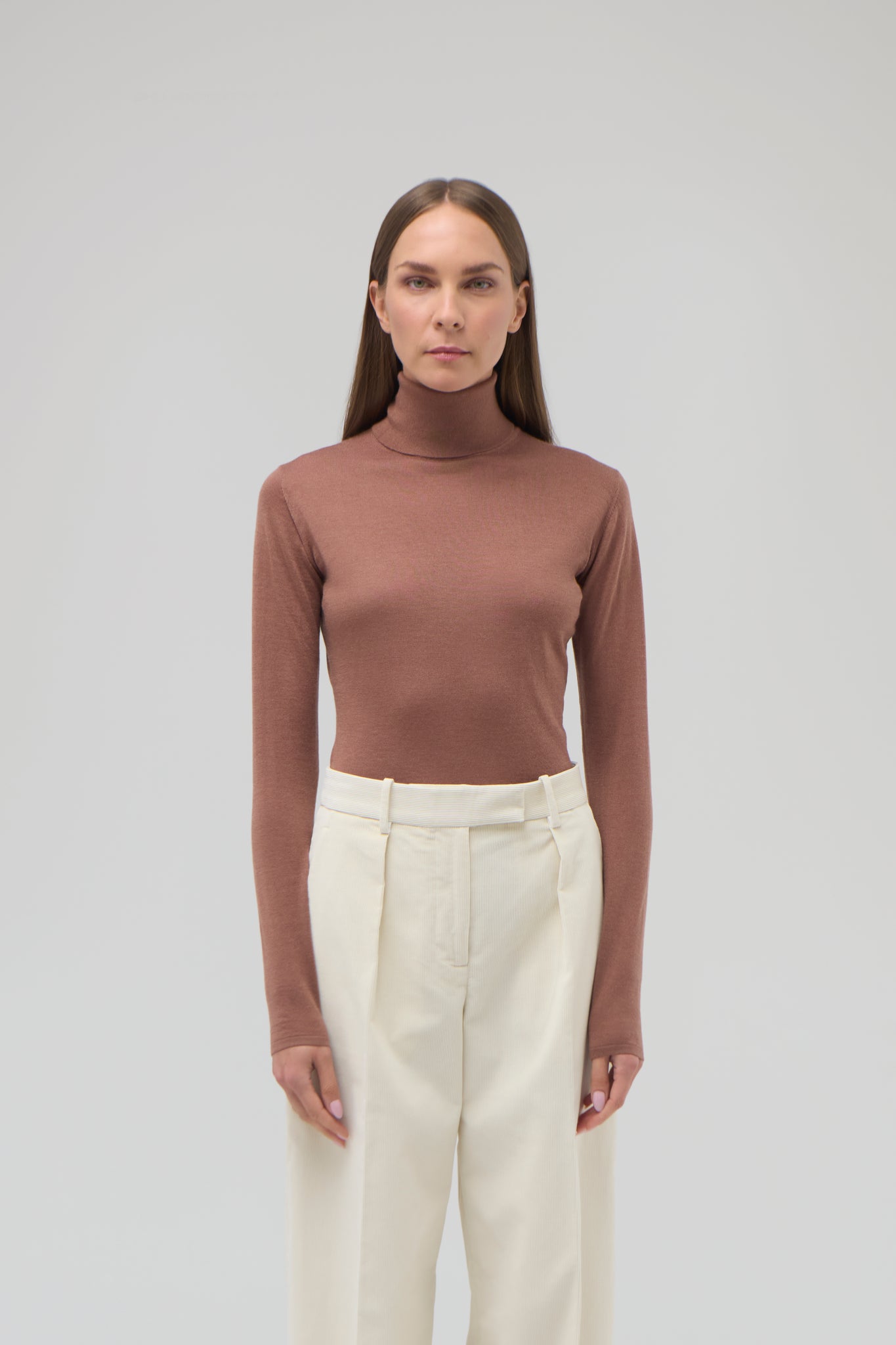 CASHMERE SILK FITTED TURTLENECK