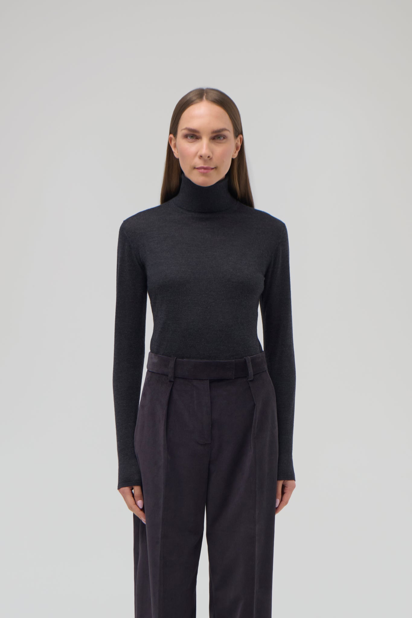 CASHMERE SILK FITTED TURTLENECK