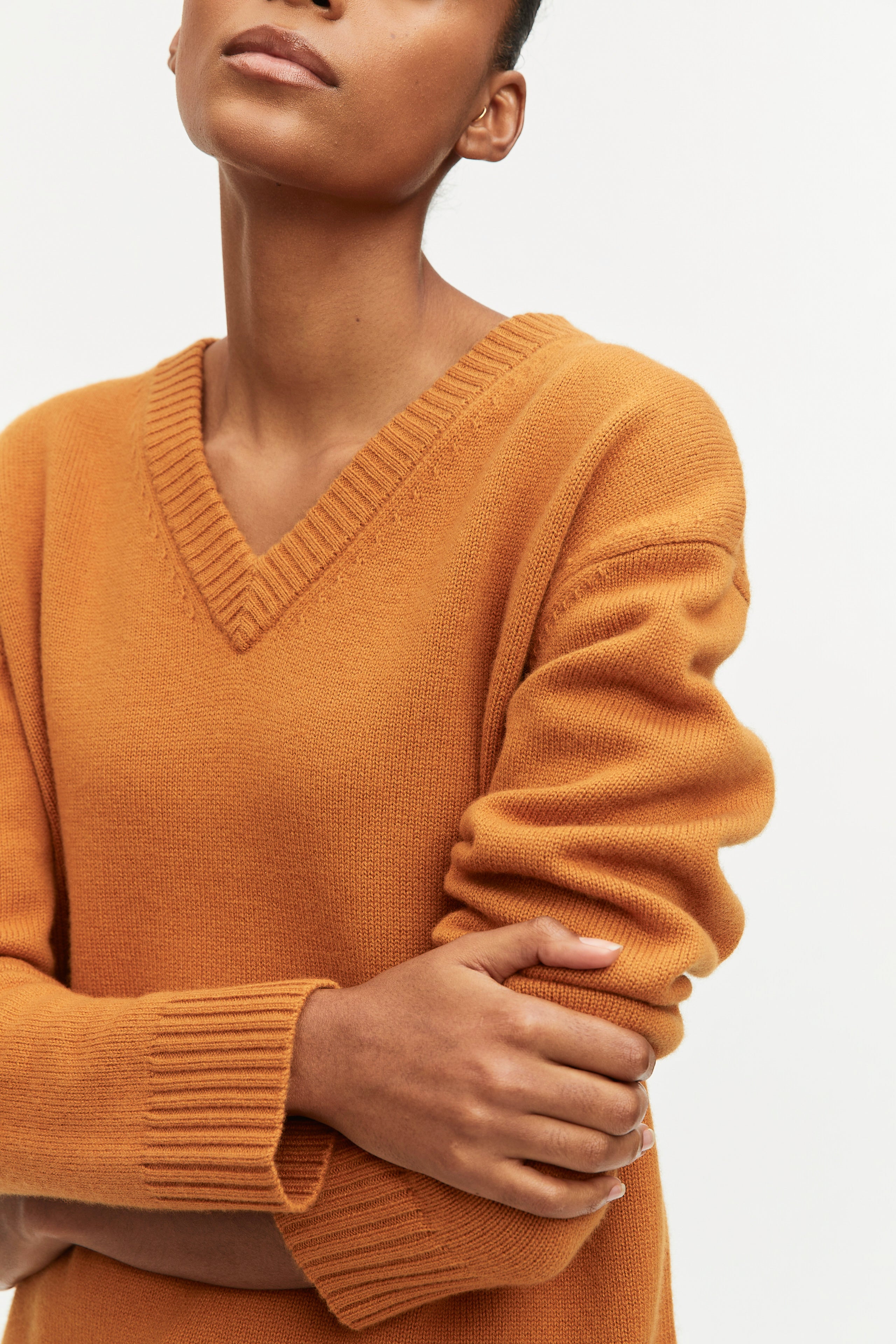 V-NECK SWEATER
